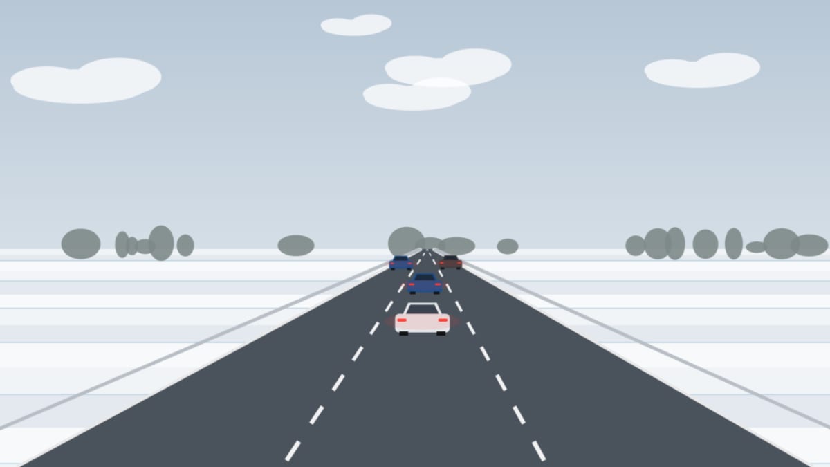 Verschneite Felder entlang einer nassen Autobahn im Winter, Autos fahren mit Licht